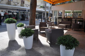 Hotel Susy - Ambienti rinnovati 2022 - direttamente su viale Dante e a due passi dal mare Riccione